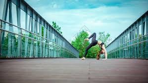 足球欧冠淘汰赛门票秒罄，黄牛翻倍叫价